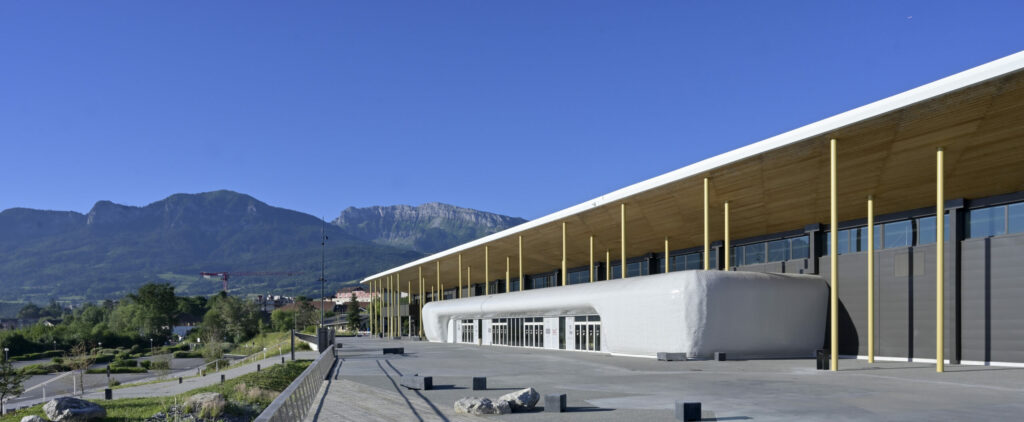 Nouvelle Halle vue de l'entrée 