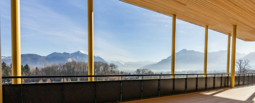 Terrasse de la nouvelle halle où vous pouvez organiser vos congrès et séminaires